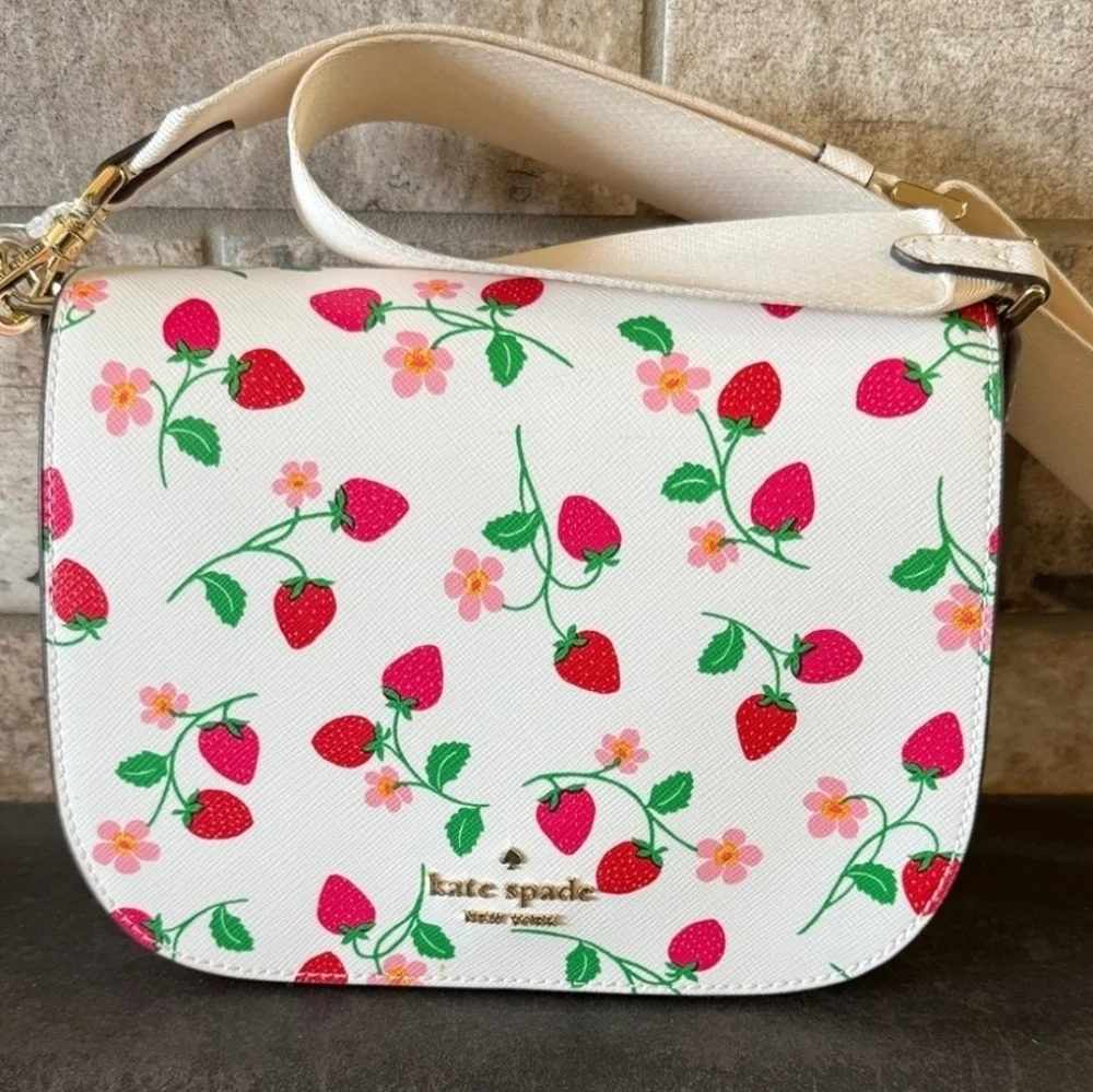 🍓▪️Kate Spade▪️ Madison Strawberry Vine Printed Saffiano Saddle Bag, Cream